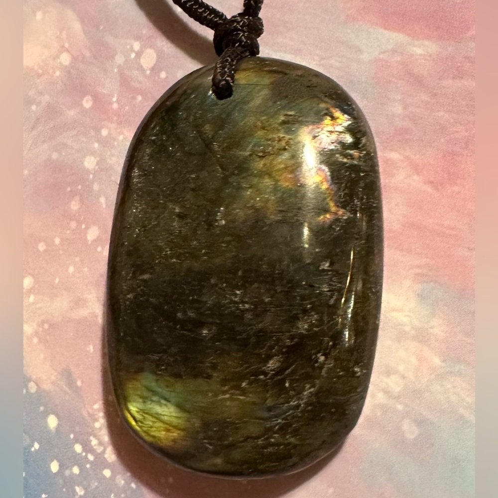 Labradorite Rainbow Flash Large Oval Palm Stone Natural Gemstone Crystal Pendant - Picture 12 of 16